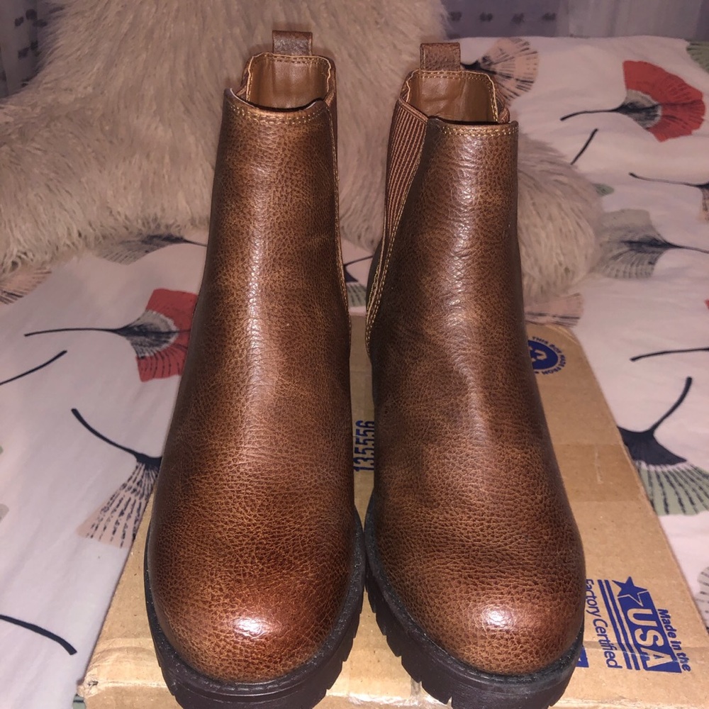 MIA Jody Ribbed Block Heel Chelsea Boot
